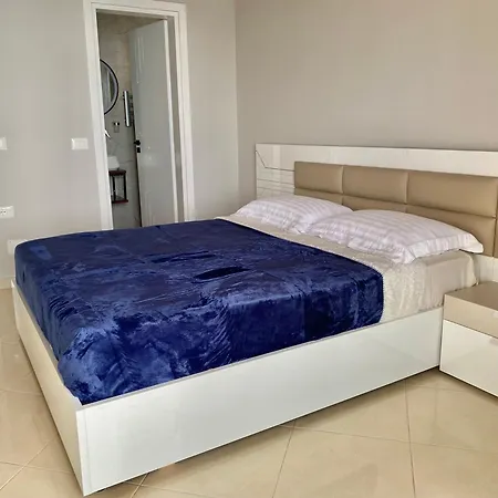 Appartement Penthouse In Sarandë